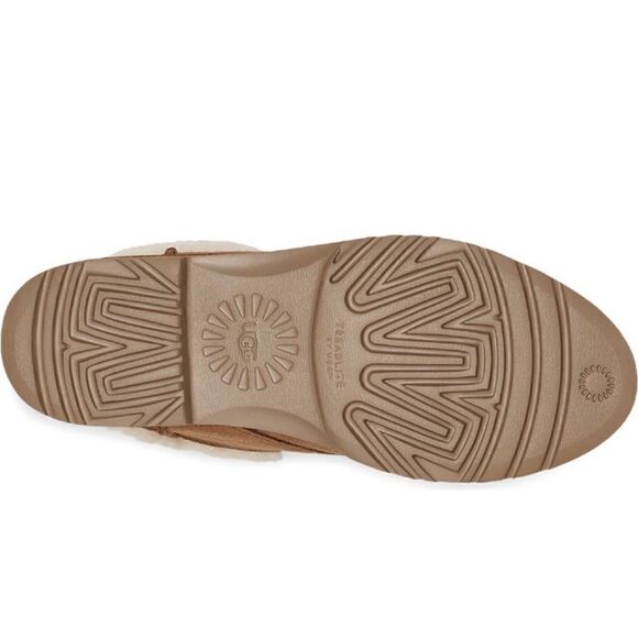 UGG® Romely Heritage lace fashion Boot  chestnut size 7 new in box - Picture 5 of 16